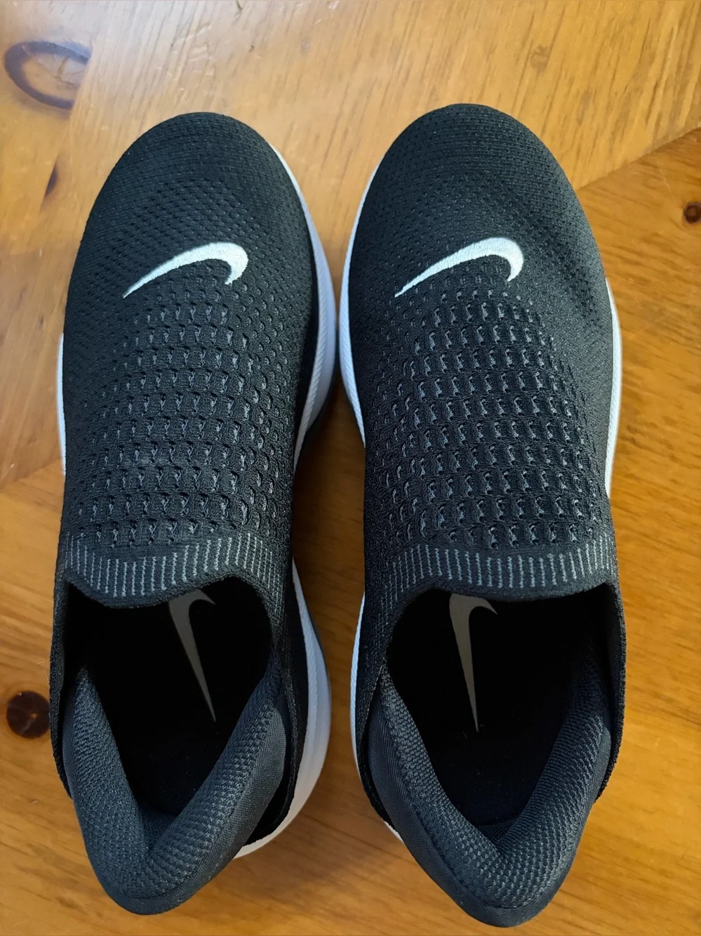 Nike Reyna EasyOn Slip On Trainers Black White Women